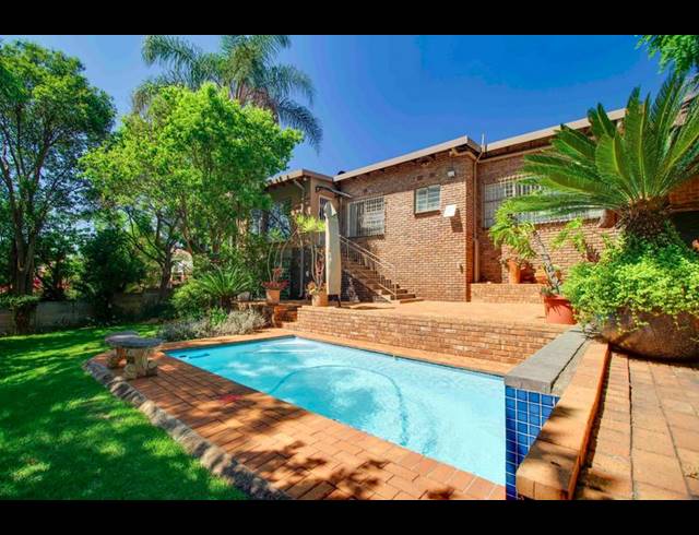 4 BEDROOM HOUSE FOR SALE IN HELDERKRUIN